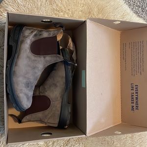 Lightly worn Blundstone boots!